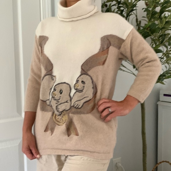 Iceberg History Sweater size M two tones seals 🦭 - Picture 8 of 16
